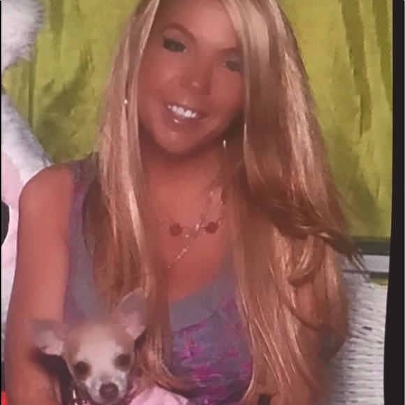 Hi I'm Mere 😊Welcome to my closet !!!! - Picture 1 of 4